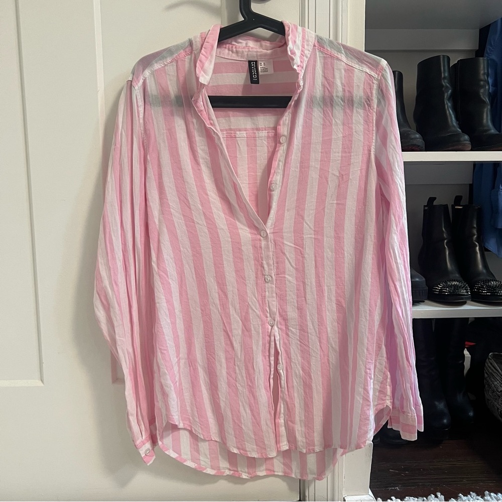 Divided H&M pink and white button down shirt